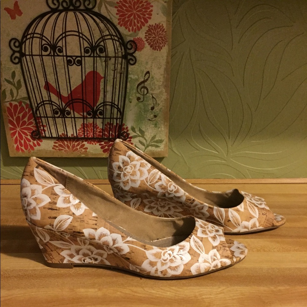 New York Transit heels size 7 1/2